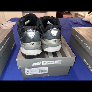 Black new balance 990s